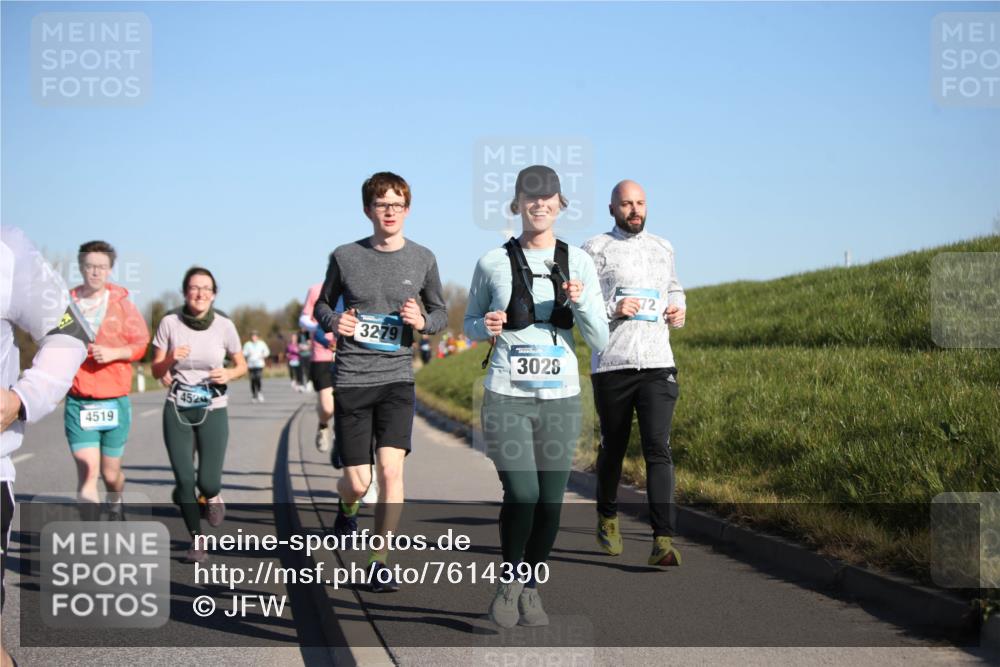 06.04.2025 - 44. Internationalen Wilhelmsburger Insellauf Jannik Wohlers http://msf.ph/oto/7614390 06.04.2025 09:31:02 Laufen 452, 4519, 3279, 3028, 572 meine-sportfotos.de