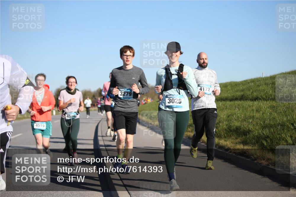 06.04.2025 - 44. Internationalen Wilhelmsburger Insellauf Jannik Wohlers http://msf.ph/oto/7614393 06.04.2025 09:31:02 Laufen 4519, 4520, 3279, 3028, 4172 meine-sportfotos.de