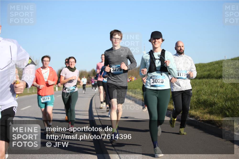 06.04.2025 - 44. Internationalen Wilhelmsburger Insellauf Jannik Wohlers http://msf.ph/oto/7614396 06.04.2025 09:31:02 Laufen 4519, 4520, 3279, 3028, 4172 meine-sportfotos.de
