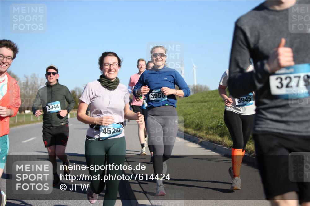 06.04.2025 - 44. Internationalen Wilhelmsburger Insellauf Jannik Wohlers http://msf.ph/oto/7614424 06.04.2025 09:31:04 Laufen 3044, 4520, 3950, 3945, 3279 meine-sportfotos.de