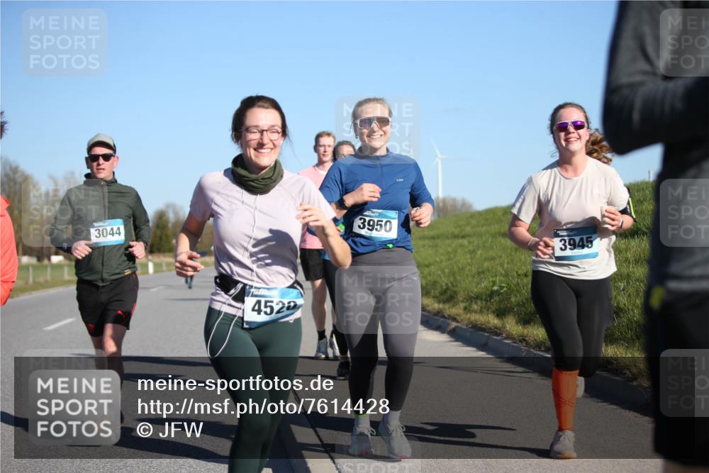06.04.2025 - 44. Internationalen Wilhelmsburger Insellauf Jannik Wohlers http://msf.ph/oto/7614428 06.04.2025 09:31:04 Laufen 3044, 452, 3950, 3945 meine-sportfotos.de