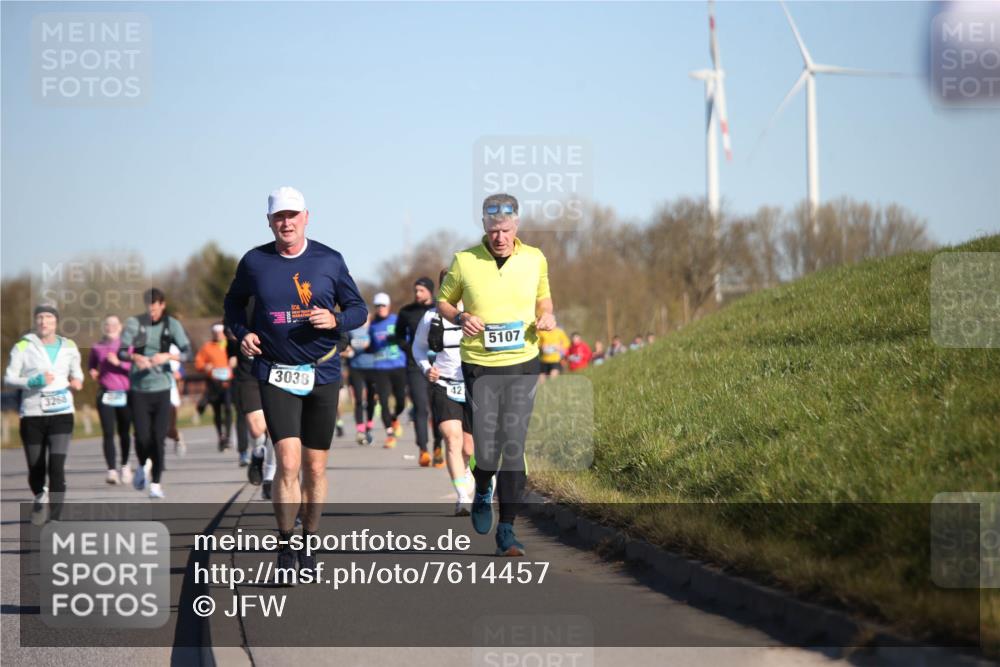 06.04.2025 - 44. Internationalen Wilhelmsburger Insellauf Jannik Wohlers http://msf.ph/oto/7614457 06.04.2025 09:31:06 Laufen 3038, 3268, 42, 5107 meine-sportfotos.de