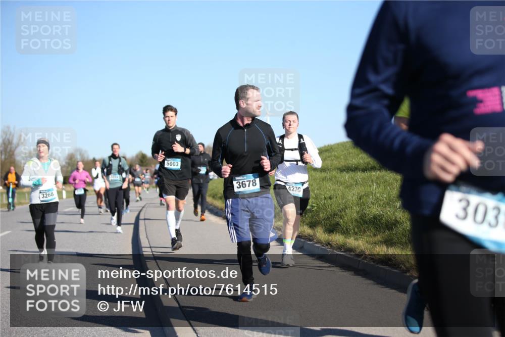 06.04.2025 - 44. Internationalen Wilhelmsburger Insellauf Jannik Wohlers http://msf.ph/oto/7614515 06.04.2025 09:31:13 Laufen 3268, 5003, 3678, 4270, 303 meine-sportfotos.de