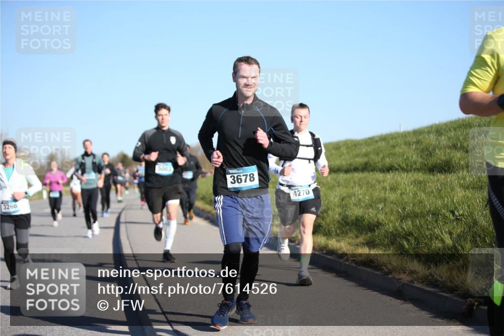 06.04.2025 - 44. Internationalen Wilhelmsburger Insellauf Jannik Wohlers http://msf.ph/oto/7614526 06.04.2025 09:31:14 Laufen 3268, 5003, 3678, 4270 meine-sportfotos.de