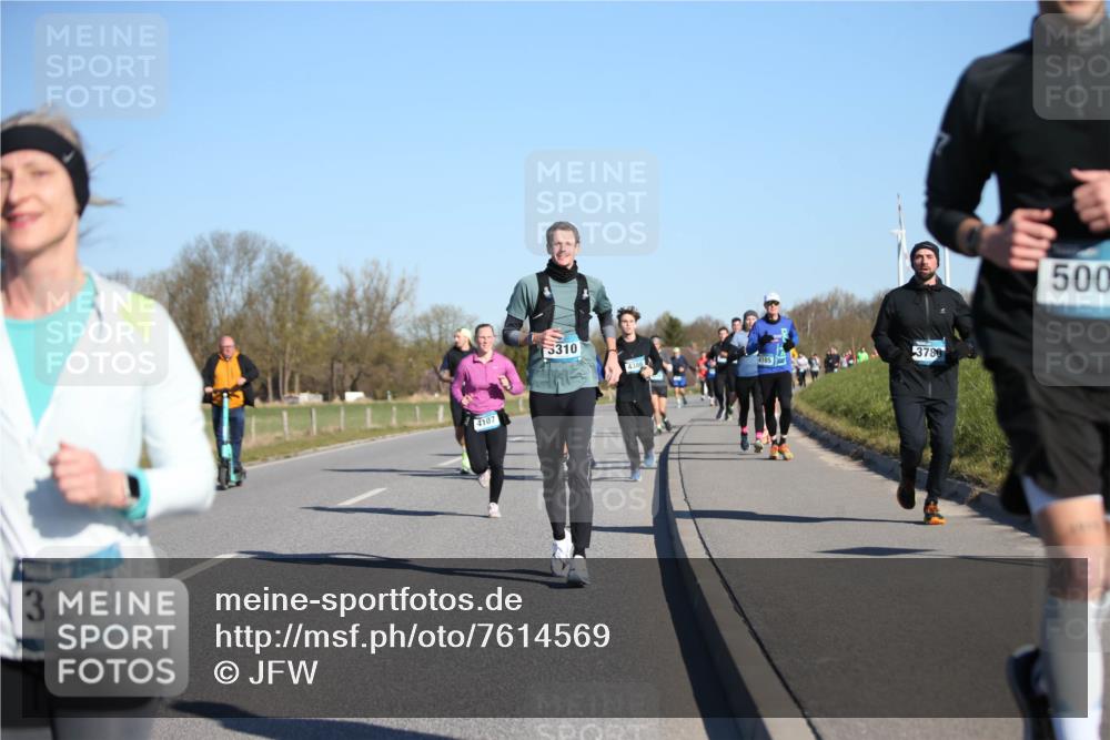 06.04.2025 - 44. Internationalen Wilhelmsburger Insellauf Jannik Wohlers http://msf.ph/oto/7614569 06.04.2025 09:31:16 Laufen 3268, 4107, 310, 4185, 3780, 500 meine-sportfotos.de