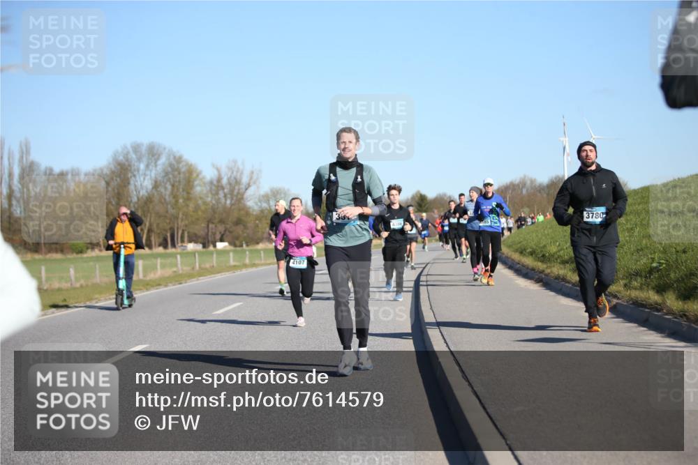 06.04.2025 - 44. Internationalen Wilhelmsburger Insellauf Jannik Wohlers http://msf.ph/oto/7614579 06.04.2025 09:31:16 Laufen 4107, 3780 meine-sportfotos.de
