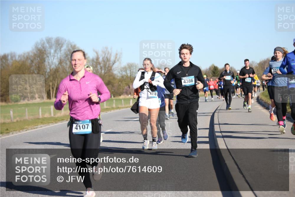 06.04.2025 - 44. Internationalen Wilhelmsburger Insellauf Jannik Wohlers http://msf.ph/oto/7614609 06.04.2025 09:31:19 Laufen 4107, 218, 4386, 3772, 4399, 32 meine-sportfotos.de