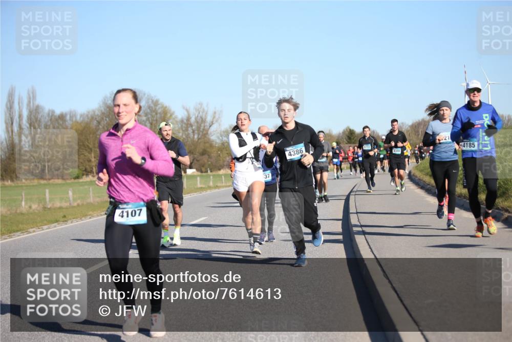 06.04.2025 - 44. Internationalen Wilhelmsburger Insellauf Jannik Wohlers http://msf.ph/oto/7614613 06.04.2025 09:31:20 Laufen 4107, 37, 4386, 3772, 4399, 21, 4185 meine-sportfotos.de