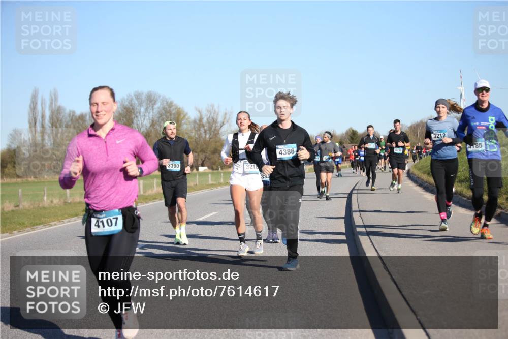 06.04.2025 - 44. Internationalen Wilhelmsburger Insellauf Jannik Wohlers http://msf.ph/oto/7614617 06.04.2025 09:31:20 Laufen 4107, 3390, 3218, 333, 4386, 4399, 4399, 3212, 185 meine-sportfotos.de