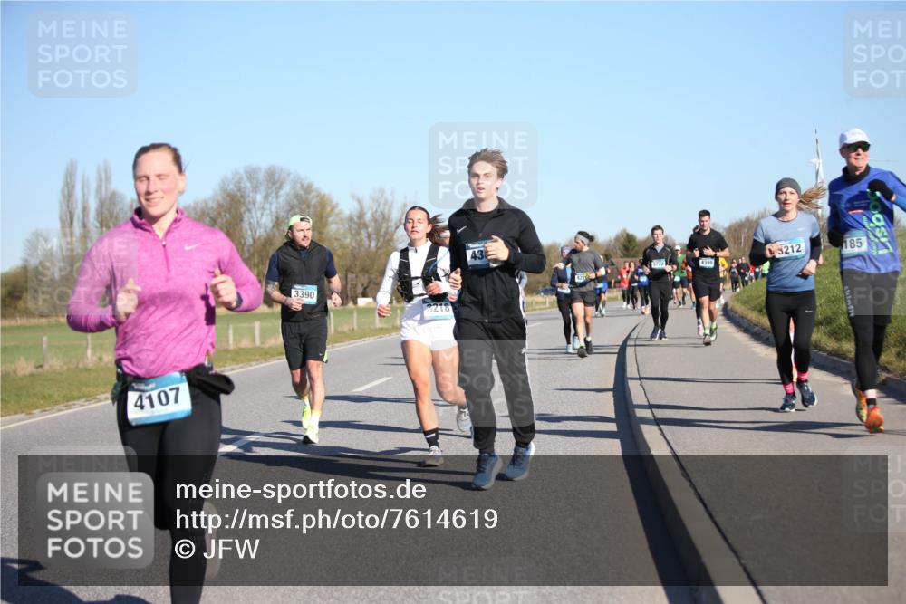 06.04.2025 - 44. Internationalen Wilhelmsburger Insellauf Jannik Wohlers http://msf.ph/oto/7614619 06.04.2025 09:31:20 Laufen 4107, 3390, 43, 3772, 3212, 185, 4399 meine-sportfotos.de