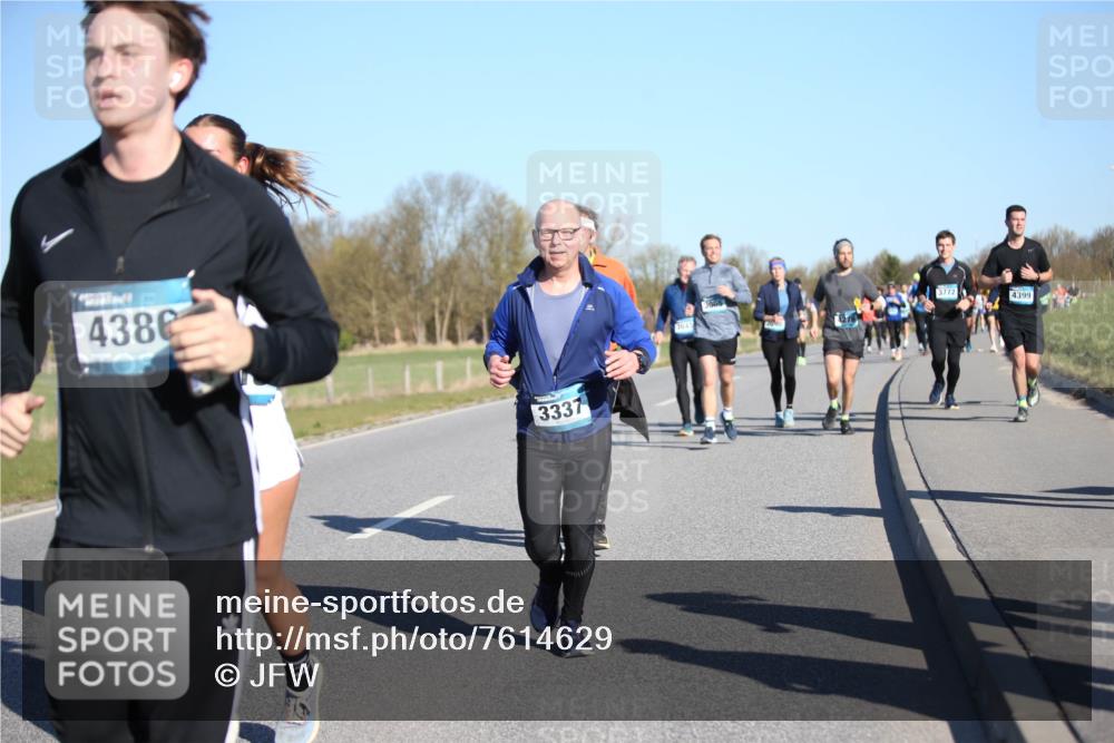 06.04.2025 - 44. Internationalen Wilhelmsburger Insellauf Jannik Wohlers http://msf.ph/oto/7614629 06.04.2025 09:31:22 Laufen 4386, 3337, 3065, 3772, 4399 meine-sportfotos.de