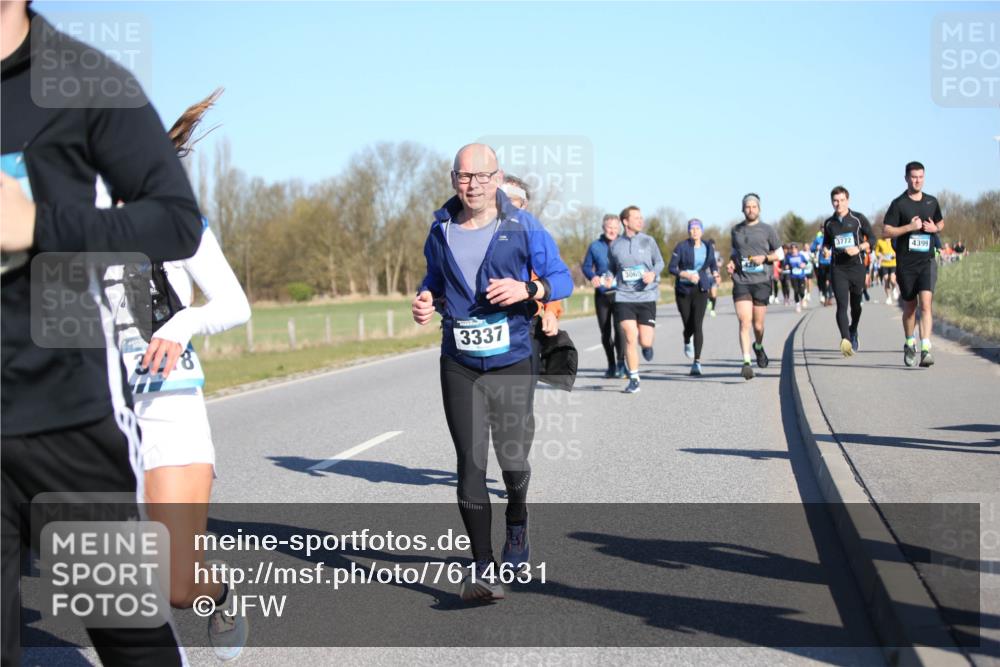 06.04.2025 - 44. Internationalen Wilhelmsburger Insellauf Jannik Wohlers http://msf.ph/oto/7614631 06.04.2025 09:31:22 Laufen 3337, 3065, 3772, 4399 meine-sportfotos.de