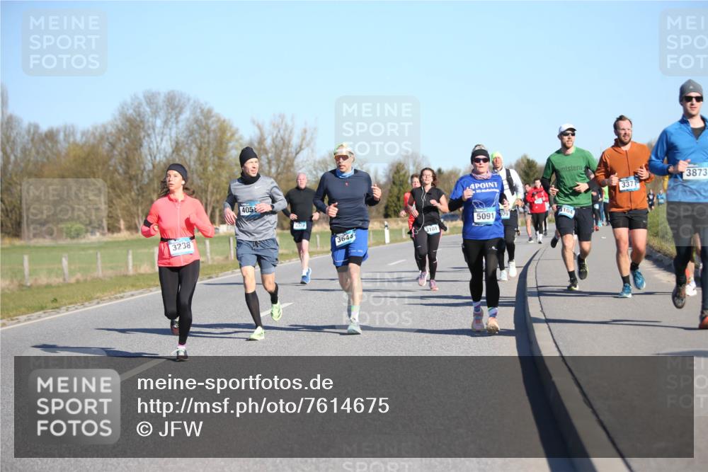 06.04.2025 - 44. Internationalen Wilhelmsburger Insellauf Jannik Wohlers http://msf.ph/oto/7614675 06.04.2025 09:31:32 Laufen 3238, 405, 4323, 3644, 3101, 4, 3, 5091, 79, 104, 3873, 337 meine-sportfotos.de