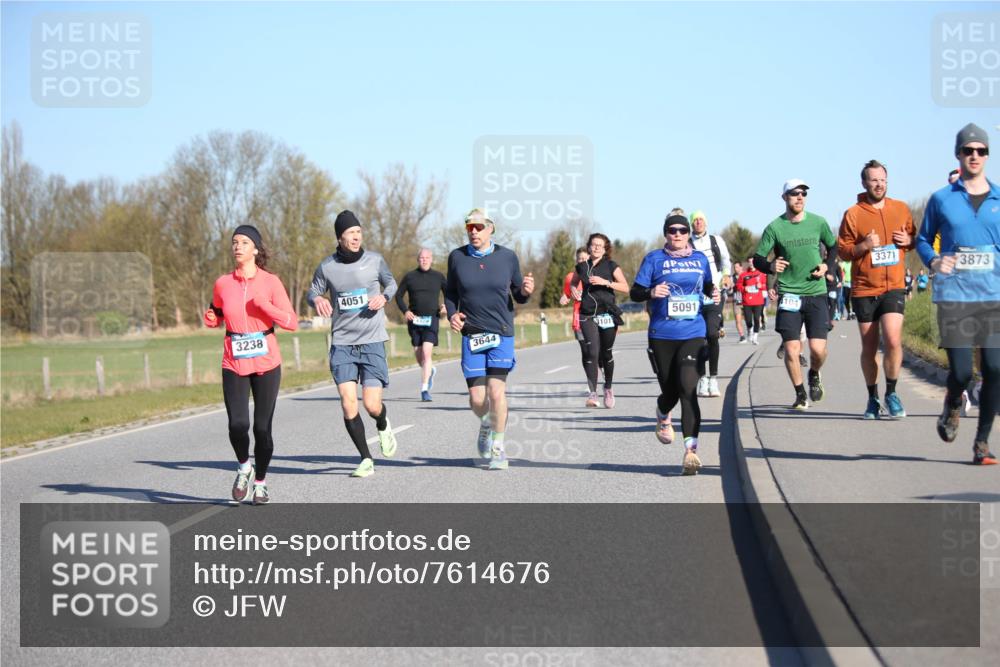 06.04.2025 - 44. Internationalen Wilhelmsburger Insellauf Jannik Wohlers http://msf.ph/oto/7614676 06.04.2025 09:31:32 Laufen 3238, 4051, 3644, 3, 3101, 5091, 4104, 3371, 3873 meine-sportfotos.de