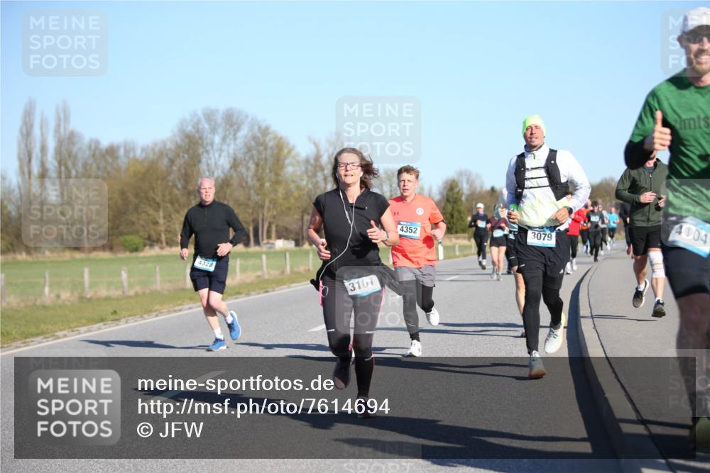 06.04.2025 - 44. Internationalen Wilhelmsburger Insellauf Jannik Wohlers http://msf.ph/oto/7614694 06.04.2025 09:31:36 Laufen 4328, 3101, 4352, 3079, 4104 meine-sportfotos.de