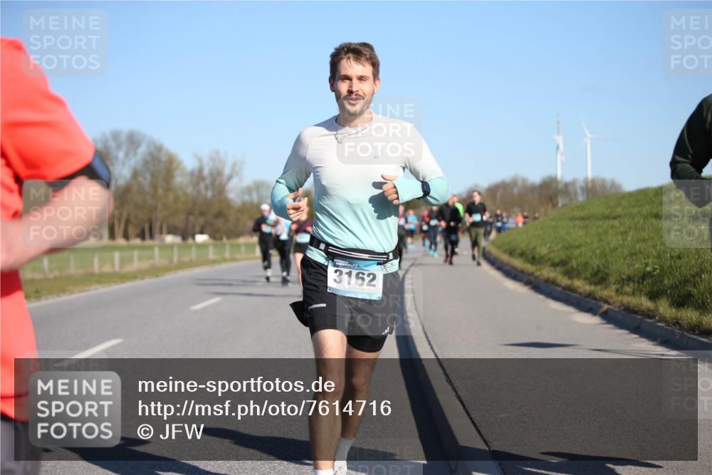 06.04.2025 - 44. Internationalen Wilhelmsburger Insellauf Jannik Wohlers http://msf.ph/oto/7614716 06.04.2025 09:31:41 Laufen 3162 meine-sportfotos.de
