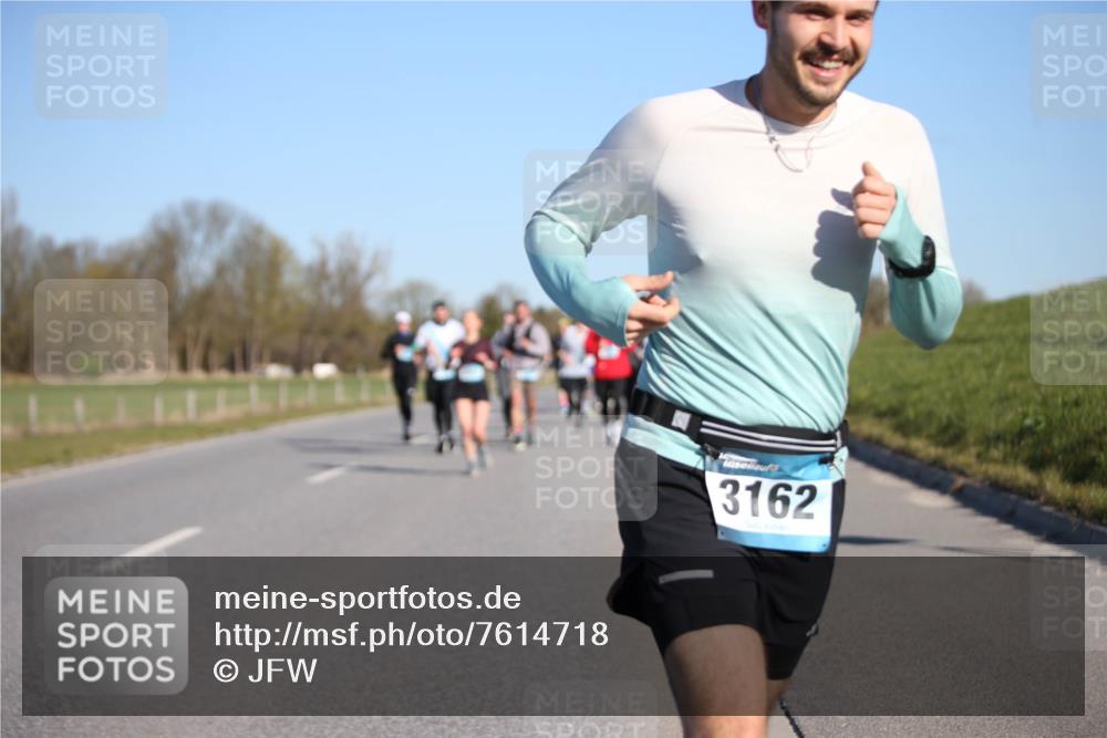 06.04.2025 - 44. Internationalen Wilhelmsburger Insellauf Jannik Wohlers http://msf.ph/oto/7614718 06.04.2025 09:31:41 Laufen 3162 meine-sportfotos.de