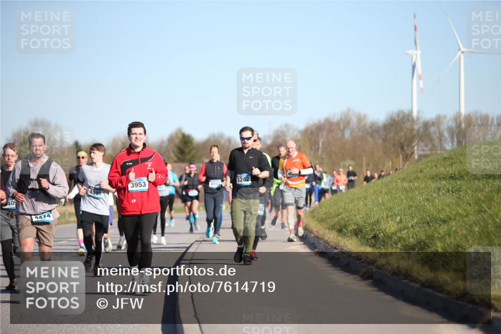 06.04.2025 - 44. Internationalen Wilhelmsburger Insellauf Jannik Wohlers http://msf.ph/oto/7614719 06.04.2025 09:31:43 Laufen 40, 4474, 4395, 3953, 963, 4093, 3202, 46 meine-sportfotos.de
