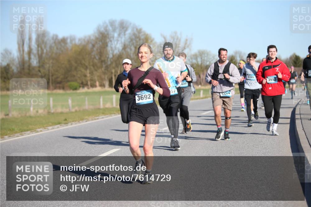 06.04.2025 - 44. Internationalen Wilhelmsburger Insellauf Jannik Wohlers http://msf.ph/oto/7614729 06.04.2025 09:31:45 Laufen 57, 3692, 409, 4474, 4395, 3953 meine-sportfotos.de