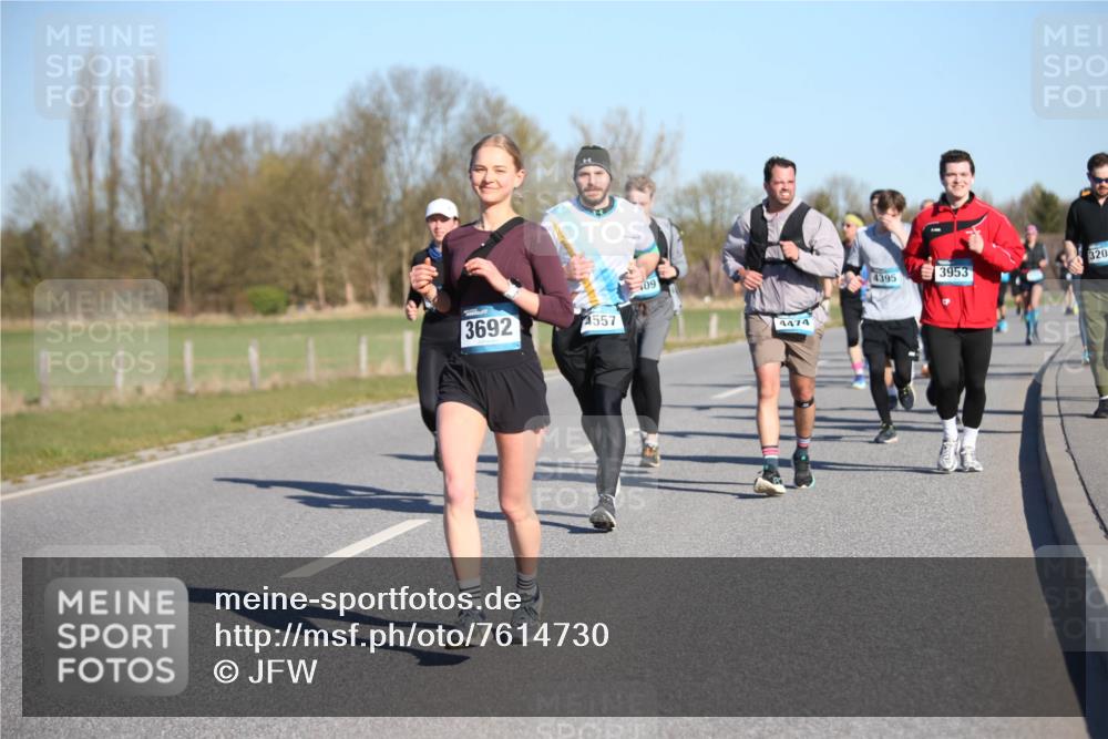 06.04.2025 - 44. Internationalen Wilhelmsburger Insellauf Jannik Wohlers http://msf.ph/oto/7614730 06.04.2025 09:31:45 Laufen 09, 3692, 4557, 4474, 320, 4395, 3953 meine-sportfotos.de