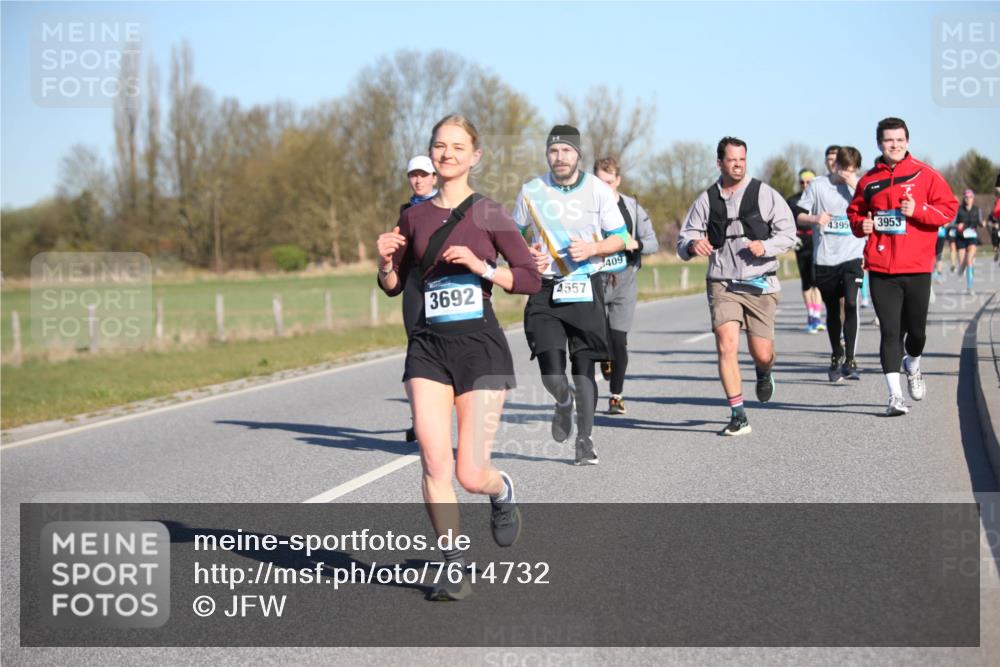 06.04.2025 - 44. Internationalen Wilhelmsburger Insellauf Jannik Wohlers http://msf.ph/oto/7614732 06.04.2025 09:31:45 Laufen 409, 3692, 4557, 4395, 3953 meine-sportfotos.de