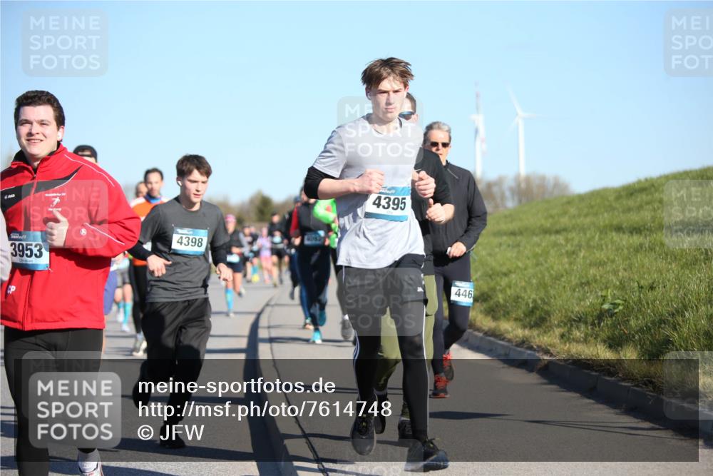 06.04.2025 - 44. Internationalen Wilhelmsburger Insellauf Jannik Wohlers http://msf.ph/oto/7614748 06.04.2025 09:31:49 Laufen 3953, 4398, 4093, 4395, 446 meine-sportfotos.de
