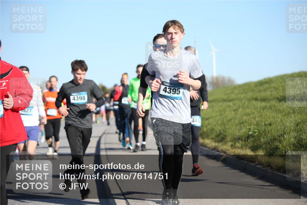 06.04.2025 - 44. Internationalen Wilhelmsburger Insellauf Jannik Wohlers http://msf.ph/oto/7614751 06.04.2025 09:31:49 Laufen 627, 4398, 4395, 446 meine-sportfotos.de