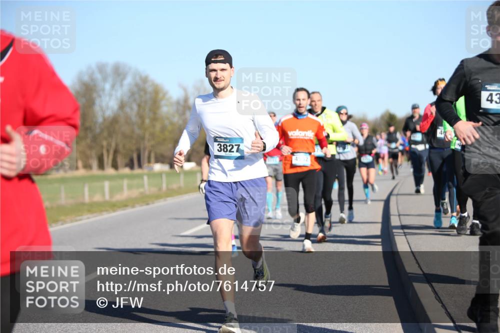 06.04.2025 - 44. Internationalen Wilhelmsburger Insellauf Jannik Wohlers http://msf.ph/oto/7614757 06.04.2025 09:31:50 Laufen 3827, 4552, 462, 43 meine-sportfotos.de