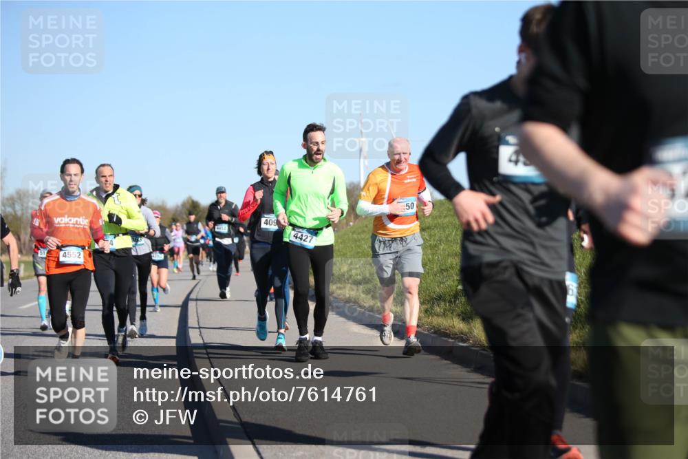 06.04.2025 - 44. Internationalen Wilhelmsburger Insellauf Jannik Wohlers http://msf.ph/oto/7614761 06.04.2025 09:31:51 Laufen 4552, 409, 4427, 50 meine-sportfotos.de