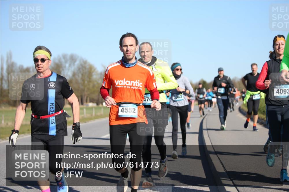 06.04.2025 - 44. Internationalen Wilhelmsburger Insellauf Jannik Wohlers http://msf.ph/oto/7614773 06.04.2025 09:31:53 Laufen 4552, 474, 3363, 4462, 4093 meine-sportfotos.de