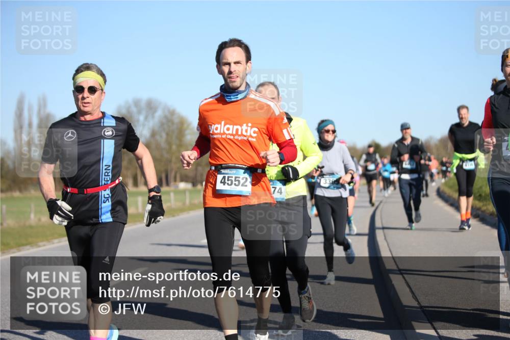 06.04.2025 - 44. Internationalen Wilhelmsburger Insellauf Jannik Wohlers http://msf.ph/oto/7614775 06.04.2025 09:31:53 Laufen 4552, 74, 338 meine-sportfotos.de