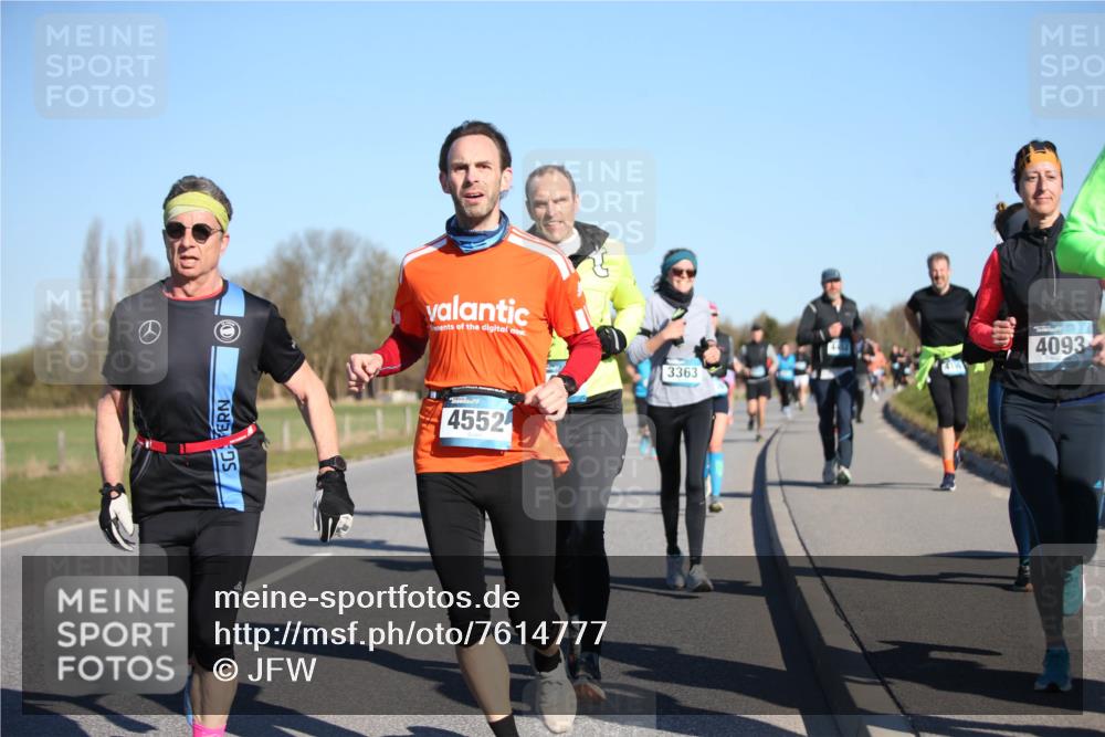06.04.2025 - 44. Internationalen Wilhelmsburger Insellauf Jannik Wohlers http://msf.ph/oto/7614777 06.04.2025 09:31:54 Laufen 4552, 4093, 3363 meine-sportfotos.de