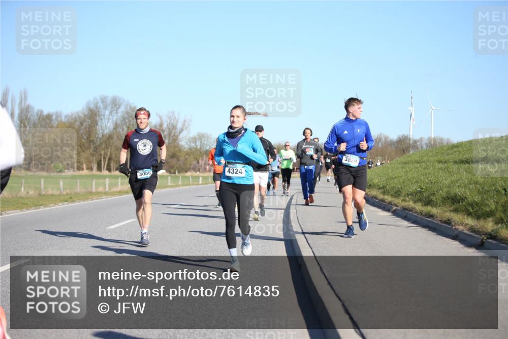 06.04.2025 - 44. Internationalen Wilhelmsburger Insellauf Jannik Wohlers http://msf.ph/oto/7614835 06.04.2025 09:32:09 Laufen 4056, 4324, 3829 meine-sportfotos.de