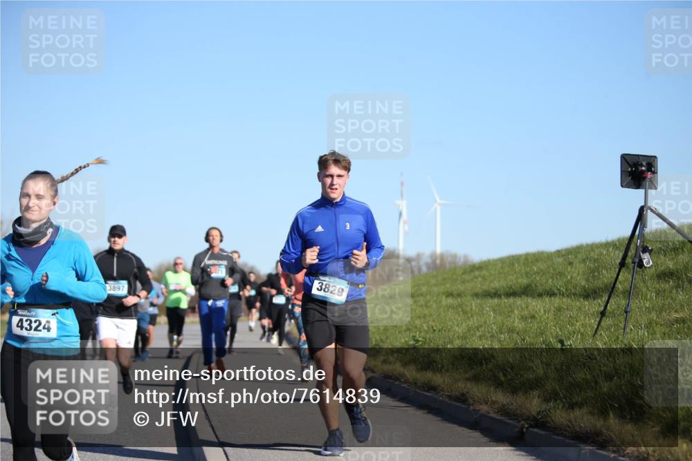 06.04.2025 - 44. Internationalen Wilhelmsburger Insellauf Jannik Wohlers http://msf.ph/oto/7614839 06.04.2025 09:32:10 Laufen 4324, 3897, 3829 meine-sportfotos.de