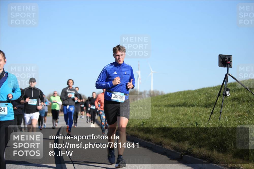 06.04.2025 - 44. Internationalen Wilhelmsburger Insellauf Jannik Wohlers http://msf.ph/oto/7614841 06.04.2025 09:32:10 Laufen 24, 3897, 3829 meine-sportfotos.de