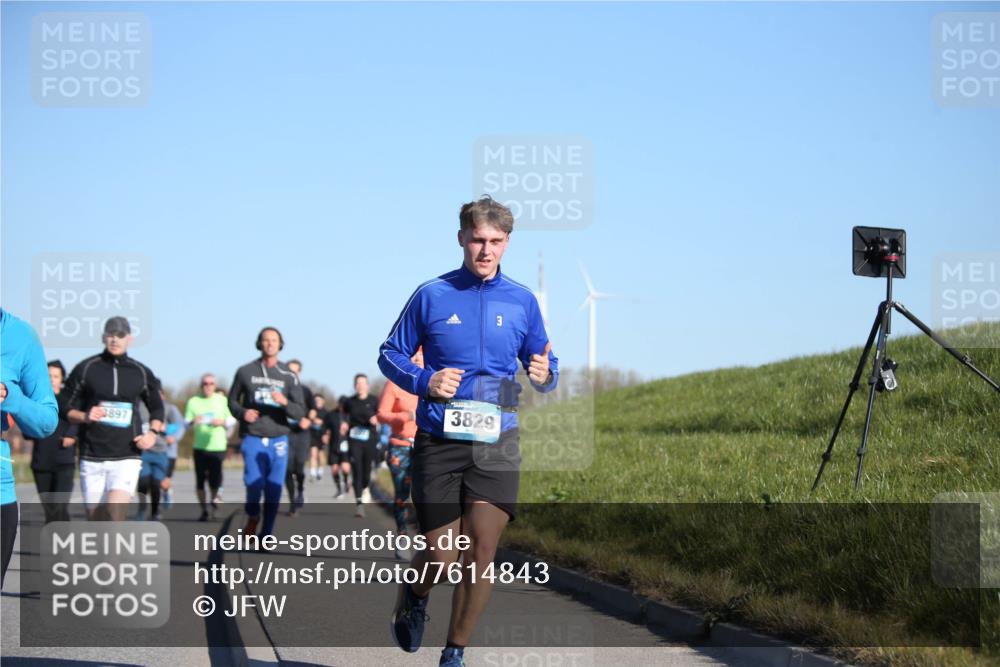 06.04.2025 - 44. Internationalen Wilhelmsburger Insellauf Jannik Wohlers http://msf.ph/oto/7614843 06.04.2025 09:32:10 Laufen 897, 3, 3829 meine-sportfotos.de
