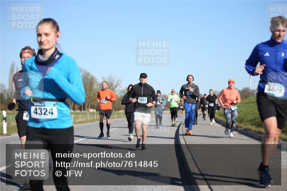 06.04.2025 - 44. Internationalen Wilhelmsburger Insellauf Jannik Wohlers http://msf.ph/oto/7614845 06.04.2025 09:32:11 Laufen 4, 4324, 3580, 3897, 347, 3151, 3829 meine-sportfotos.de