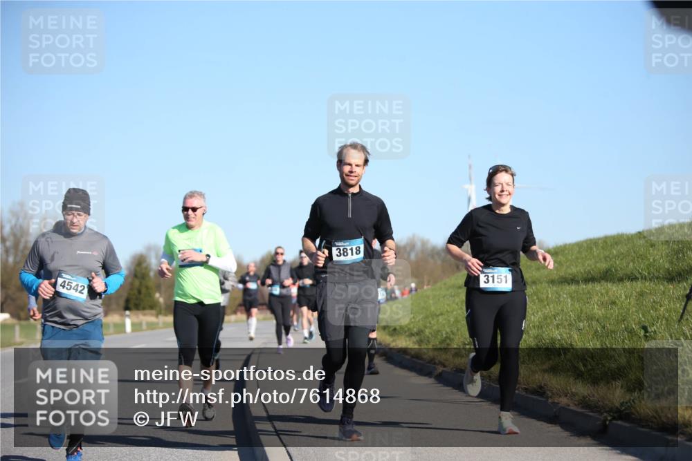 06.04.2025 - 44. Internationalen Wilhelmsburger Insellauf Jannik Wohlers http://msf.ph/oto/7614868 06.04.2025 09:32:16 Laufen 4542, 3818, 3151 meine-sportfotos.de