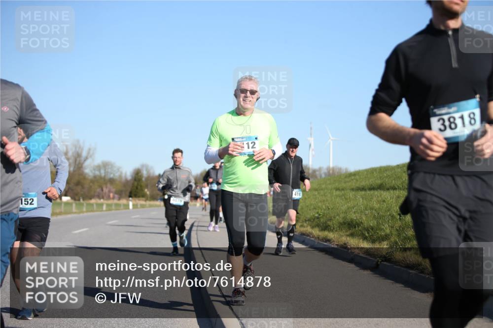 06.04.2025 - 44. Internationalen Wilhelmsburger Insellauf Jannik Wohlers http://msf.ph/oto/7614878 06.04.2025 09:32:19 Laufen 152, 4076, 70, 12, 4161, 3818 meine-sportfotos.de