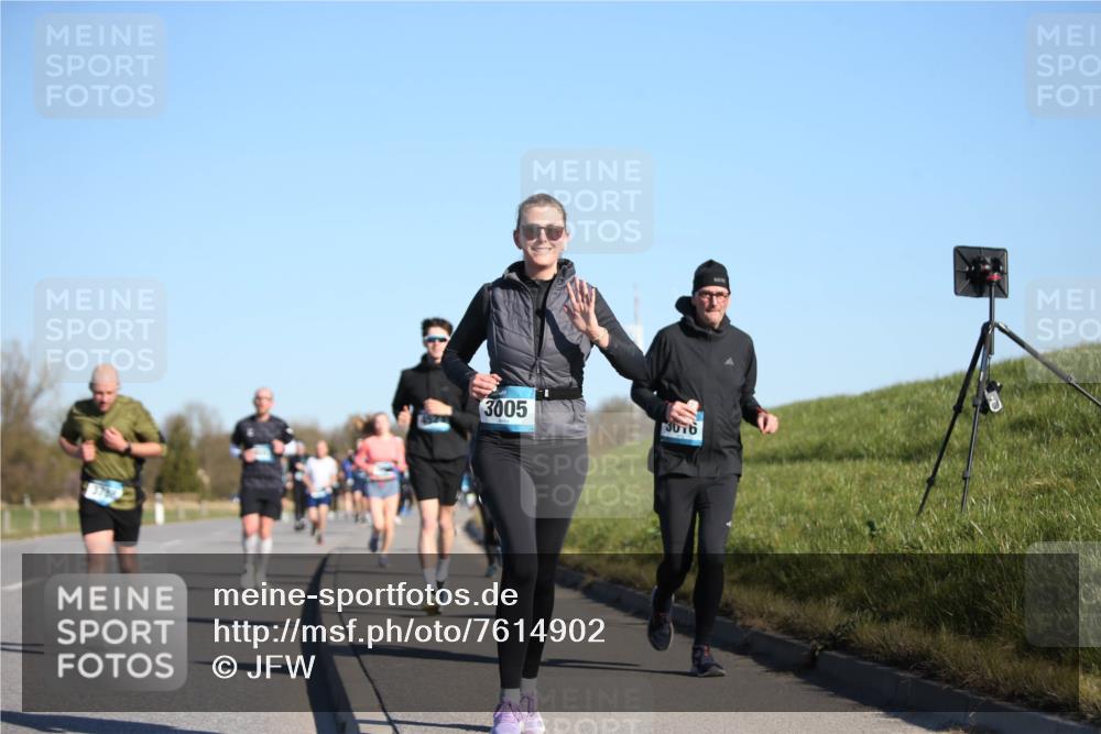06.04.2025 - 44. Internationalen Wilhelmsburger Insellauf Jannik Wohlers http://msf.ph/oto/7614902 06.04.2025 09:32:24 Laufen 3788, 3005 meine-sportfotos.de