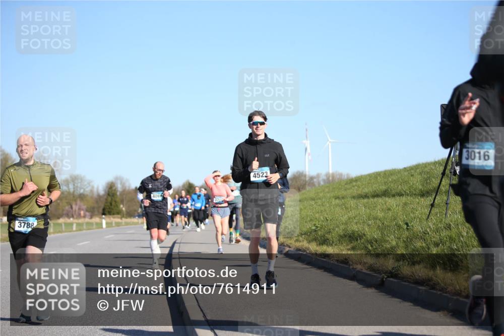 06.04.2025 - 44. Internationalen Wilhelmsburger Insellauf Jannik Wohlers http://msf.ph/oto/7614911 06.04.2025 09:32:25 Laufen 3788, 3016, 409, 4523 meine-sportfotos.de