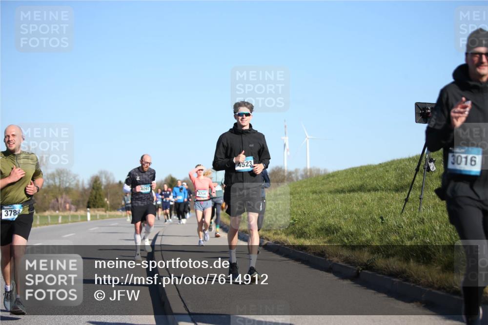 06.04.2025 - 44. Internationalen Wilhelmsburger Insellauf Jannik Wohlers http://msf.ph/oto/7614912 06.04.2025 09:32:25 Laufen 3788, 4097, 3706, 4523, 3016 meine-sportfotos.de