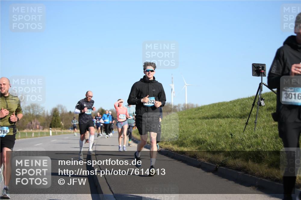 06.04.2025 - 44. Internationalen Wilhelmsburger Insellauf Jannik Wohlers http://msf.ph/oto/7614913 06.04.2025 09:32:26 Laufen 788, 4097, 3706, 523, 3016 meine-sportfotos.de