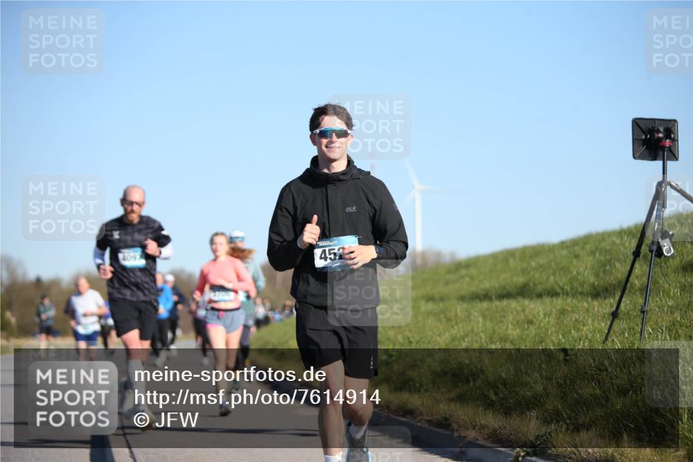 06.04.2025 - 44. Internationalen Wilhelmsburger Insellauf Jannik Wohlers http://msf.ph/oto/7614914 06.04.2025 09:32:26 Laufen 4097, 452 meine-sportfotos.de