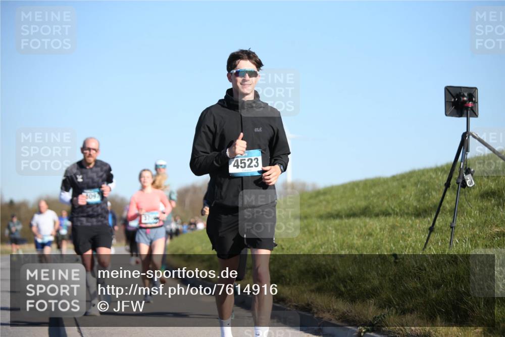 06.04.2025 - 44. Internationalen Wilhelmsburger Insellauf Jannik Wohlers http://msf.ph/oto/7614916 06.04.2025 09:32:26 Laufen 4523 meine-sportfotos.de