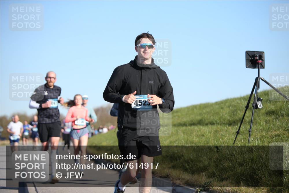 06.04.2025 - 44. Internationalen Wilhelmsburger Insellauf Jannik Wohlers http://msf.ph/oto/7614917 06.04.2025 09:32:26 Laufen 041, 4525 meine-sportfotos.de