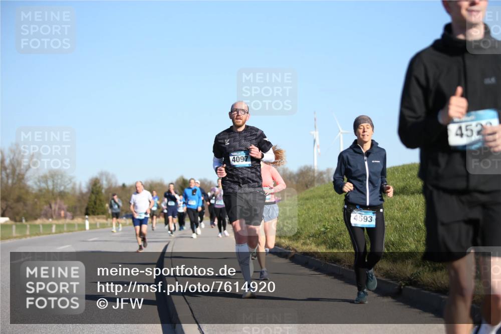 06.04.2025 - 44. Internationalen Wilhelmsburger Insellauf Jannik Wohlers http://msf.ph/oto/7614920 06.04.2025 09:32:28 Laufen 4, 4097, 4593, 452 meine-sportfotos.de
