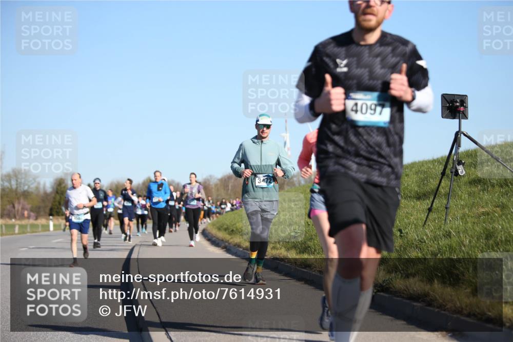 06.04.2025 - 44. Internationalen Wilhelmsburger Insellauf Jannik Wohlers http://msf.ph/oto/7614931 06.04.2025 09:32:30 Laufen 1586, 3472, 4097 meine-sportfotos.de