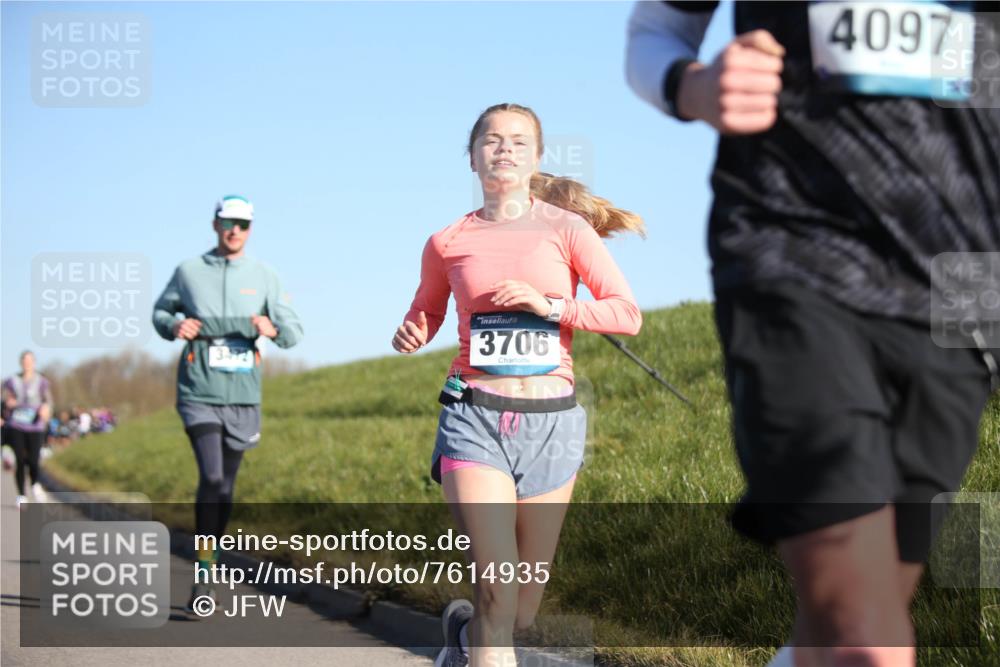 06.04.2025 - 44. Internationalen Wilhelmsburger Insellauf Jannik Wohlers http://msf.ph/oto/7614935 06.04.2025 09:32:30 Laufen 3706, 4097 meine-sportfotos.de