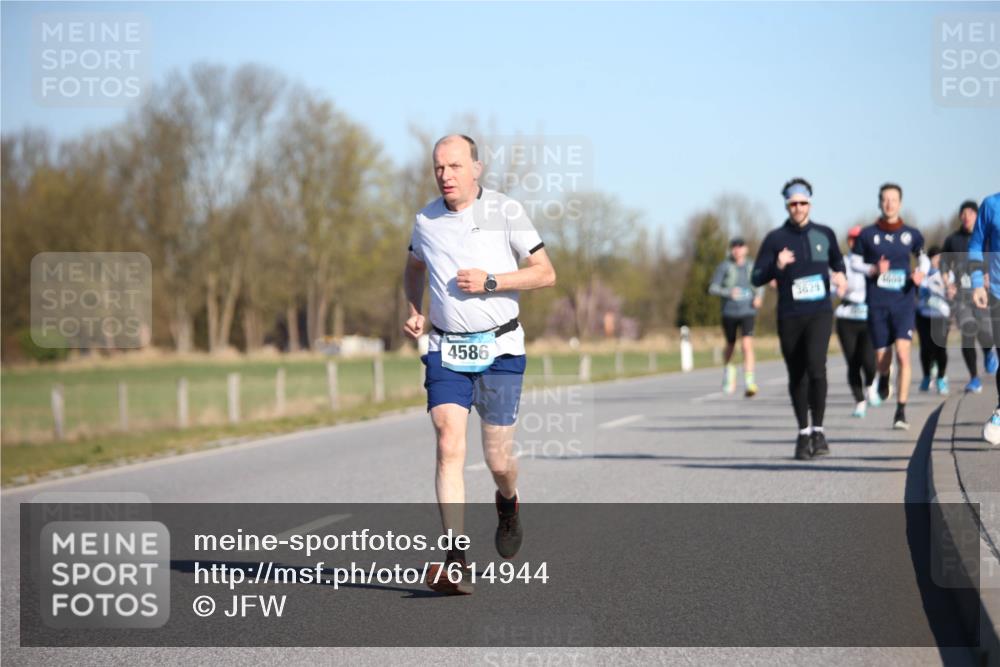06.04.2025 - 44. Internationalen Wilhelmsburger Insellauf Jannik Wohlers http://msf.ph/oto/7614944 06.04.2025 09:32:32 Laufen 4586, 3629 meine-sportfotos.de